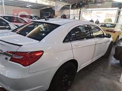 Chrysler 200